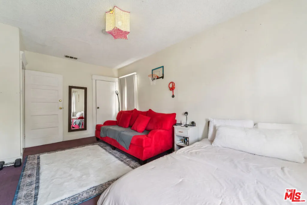 1946 S La Salle Avenue, Los Angeles, California 90018 home-pic-21